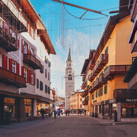 CORTINA, ITALY: AN AFTERNOON WALK THROUGH ITS PICTURESQUE TOWN. » GREY MOSS.® READ OUR JOURNAL!