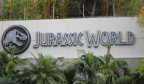 Complete Guide to Jurassic World—The Ride at Universal Studios ...