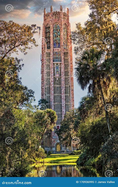 The Singing Tower at Bok Gardens Stock Image - Image of pond, monument ...