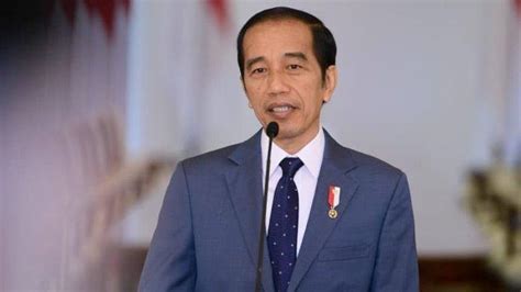 Contoh Teks Biografi Lengkap dengan Struktur dan Kaidah Kebahasaan | Joko Widodo: dari Mebel ...