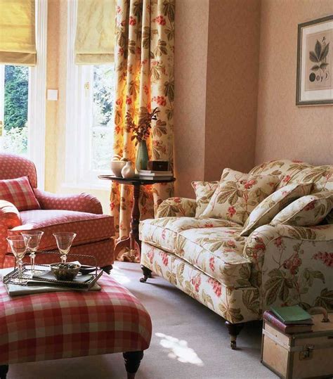 10 Best Country Sofas for Your Countryside Home