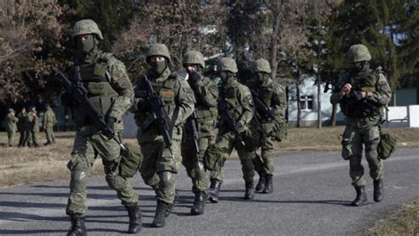 Na Kosovo stiže vojska, raspoređuju se jedinice, Vlada obaveštena - Alo.rs