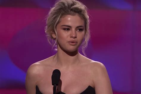 Selena Gomez Cries Through Emotional Billboard Speech