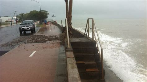 Warnings of heavy rain and destructive winds for Brisbane until Monday | The Courier Mail