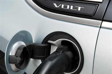 Free fast-charging stations for 4,400 Chevrolet Volt owners