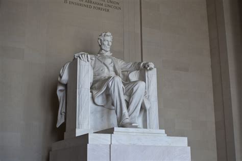 Lincoln Statue | ClipPix ETC: Educational Photos for Students and Teachers