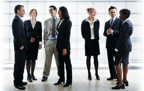 3 Tips To Meet People at Networking Events - Financesonline.com