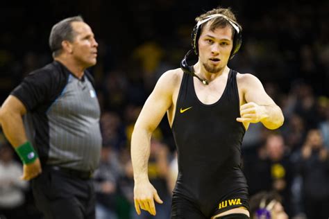 Iowa men's wrestler Spencer Lee continues dominant run in Iowa victory over Nebraska - The Daily ...