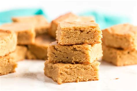 Easy Blondie Recipe (aka Blondie Brownies) | Kylee Cooks