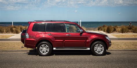 2016 Mitsubishi Pajero GLS Review - photos | CarAdvice