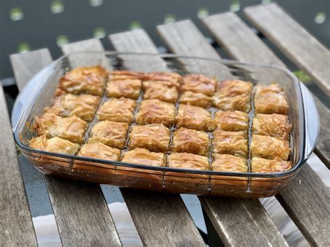 I did baklava with pistachios 🤭 : r/ratemydessert