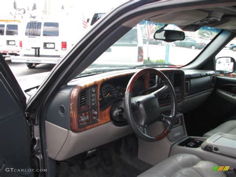 2000 Chevrolet Suburban 1500 LT 4x4 Dashboard Photos | GTCarLot.com