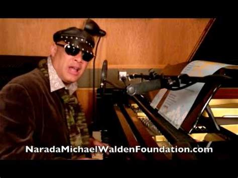 Narada Michael Walden on Piano,Let the Sunshine In - YouTube