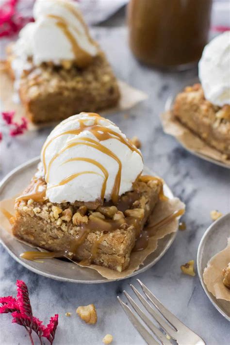 Browned Butter Blondies with Walnut Crumble - Sugar Spun Run