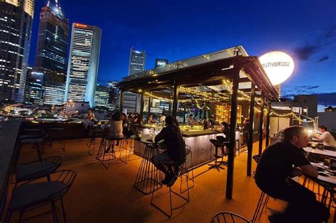 18 Romantic Rooftop Bars In Singapore For Date Nights Under The Stars - ZULA.sg