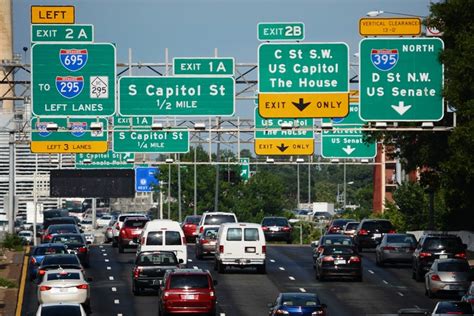 Exclusive: Southeast-Southwest Freeway signage still askew | WTOP