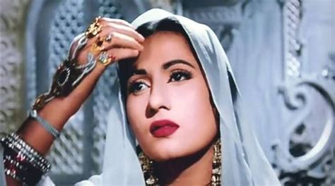 Madhubala - Mughal-E-Azam (1960) | Bollywood pictures, Vintage bollywood, Bollywood posters