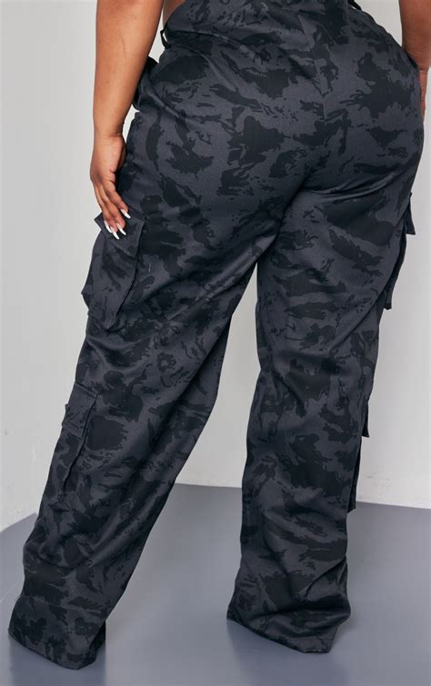 Plus Black Camo Cargo Pants | Plus Size | PrettyLittleThing USA