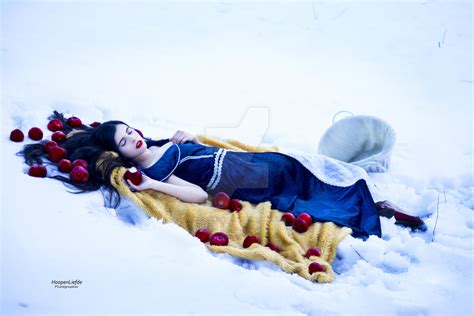 Snow White : Sleeping by Hoopenliefde on DeviantArt