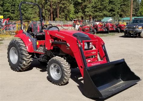 Mahindra 1640 Tractor with FEL - Keno Tractors