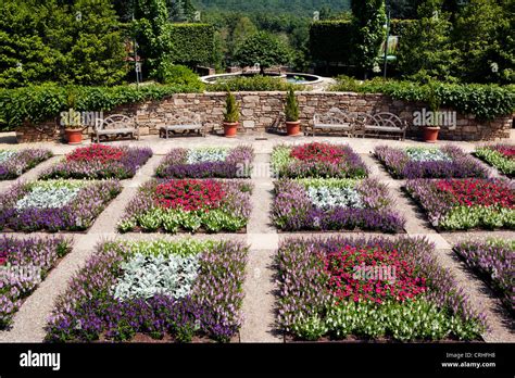 Quilt Garden - North Carolina Arboretum - Asheville, North Carolina, USA Stock Photo - Alamy