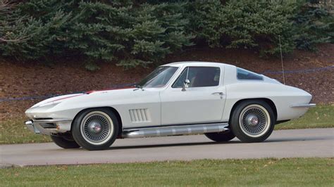 This Pristine 1967 Corvette Sting Ray May Be Worth $1 Million - Bloomberg