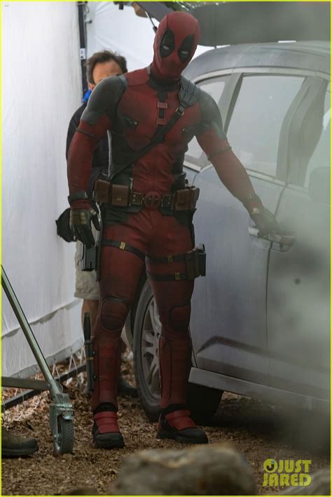 Ryan Reynolds Seen in Costume for First Time on Set of 'Deadpool 3' in ...