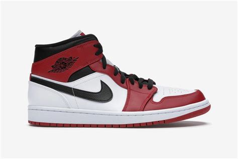 Nike Jordan 1 Chicago History: The Best Pairs & Collabs