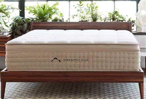 DreamCloud Mattress Reviews 2024 - 14 Inch, 6 Premium Hybrid Layers – Foam Globes