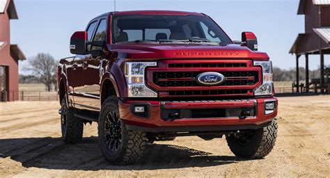 2022 Ford Super Duty Revealed With Less Chrome, New 12-Inch Infotainment System | Carscoops