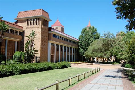 University_of_the_Western_Cape_-_Campus – afrizap