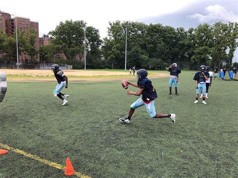 Photo Gallery – NYC Lions Youth Football