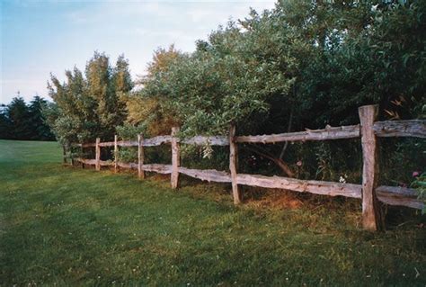 Country Lore: Cedar Split-rail Fence - Modern Homesteading | Cedar split rail fence, Split rail ...