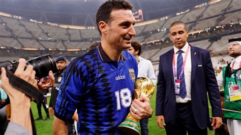 Lionel Scaloni renews contract with Argentina to 2026