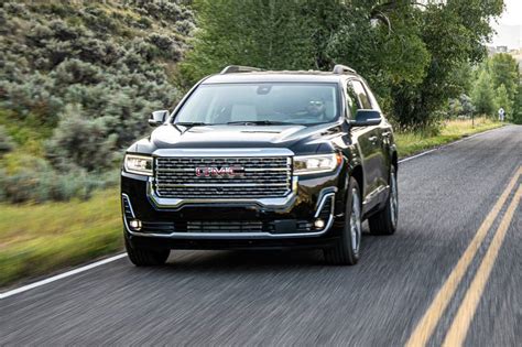 2022 GMC Acadia Pictures - 90 Photos | Edmunds