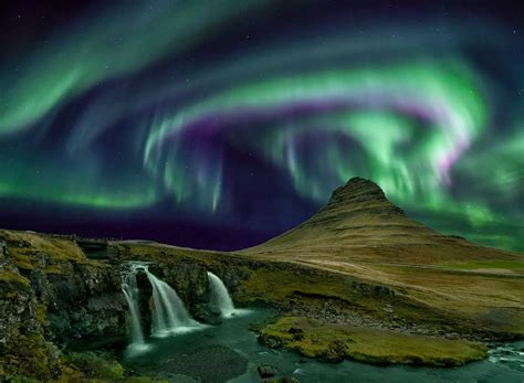 The Northern Lights in Iceland - Deluxe Iceland