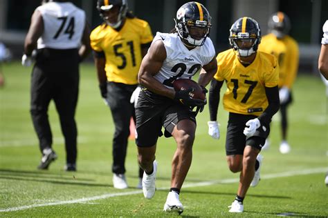 Najee Harris Signs Rookie Contract With Pittsburgh Steelers - Sports ...