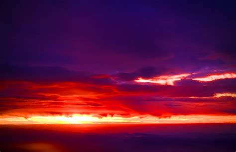 Cielo rojo en el atardecer :: Imágenes y fotos