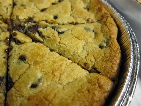 Review: Papa John's - Mega Chocolate Chip Cookie | Brand Eating