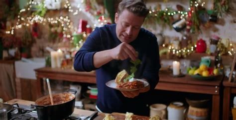 Jamie Oliver shares ultimate Christmas strudel and sausage wreath ...