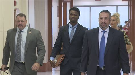 Third AJ Armstrong trial: HPD officers testify on day 2 | kens5.com