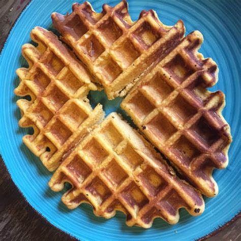 Healthy Sweet Potato Waffles - FlyPeachPie