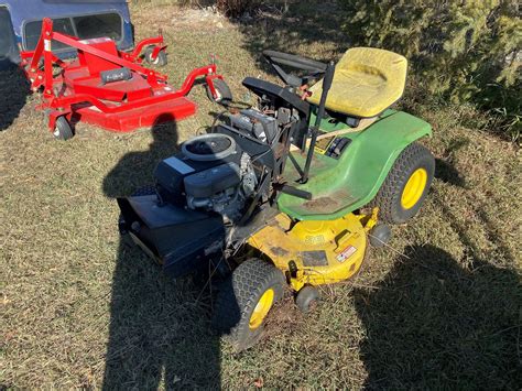 John Deere 160 lawn more tractor. 38 inch mower deck.**Parts only** - Schmalz Auctions