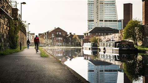 7 of the Best Canal Walks in West Yorkshire | Leeds-List