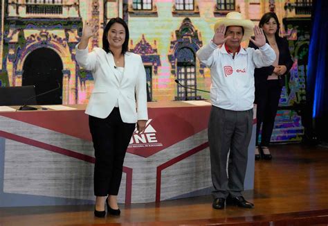 Peru Chooses Between Extremes in Presidential Decider