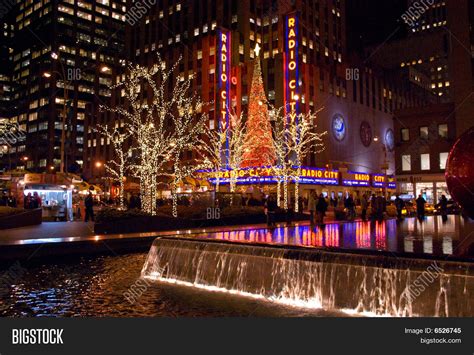 Christmas Rockefeller Image & Photo (Free Trial) | Bigstock