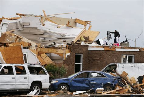 Kentucky tornadoes: Parts of Bowling Green devastated by tornado