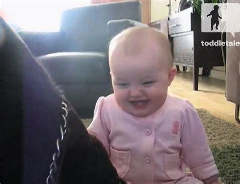 Baby Laughs Hysterically at Dog [VIDEO]