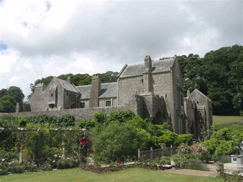 Best Castles in Devon - Historic European Castles