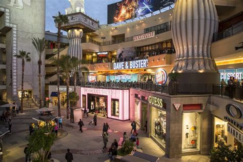 Hollywood highland center editorial stock photo. Image of benches - 67323173